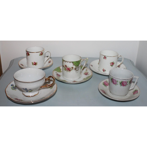 48 - 5 x Collectable Cup & Saucers.