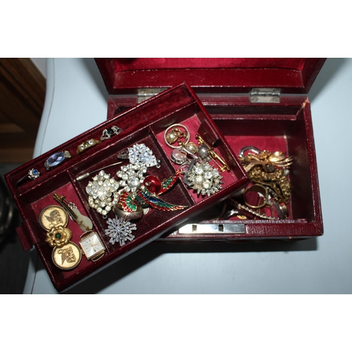 280 - Jewellery Box  Containing Ladies Jewellery.