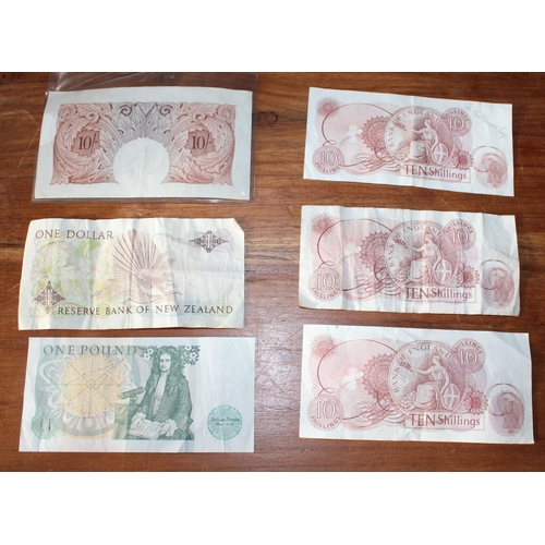 212 - UK and New Zealand Currency Notes.