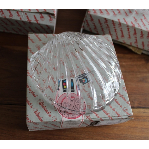 22 - 3 x Boxed Shell Shaped Genuine Lead Crystal Dishes
2- Large Height - 25.5cm
Width - 25.5cm
1 - Small... 