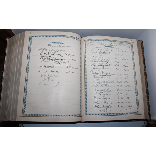 58 - London Stock Exchange Gilt Edge Lodge Bible with Signatures - Dated 7th March 1904.

Signatures insi... 