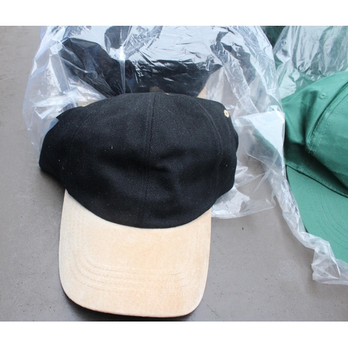 682 - Wholesale Lot-
20 x Result Black Baseball Caps + 12 Green Caps Unbranded.