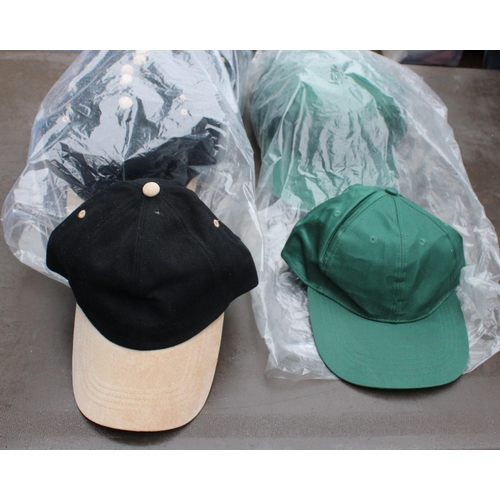 682 - Wholesale Lot-
20 x Result Black Baseball Caps + 12 Green Caps Unbranded.