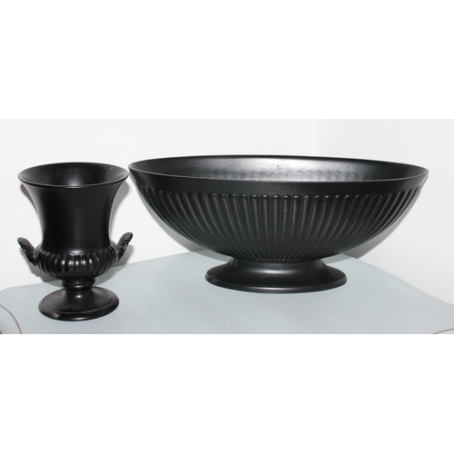 89 - Marked Wedgewood Black Bowl + Unmarked Urn
13.5cm Width Of Black Bowl 12cm Height.
13.5cm Height Of ... 