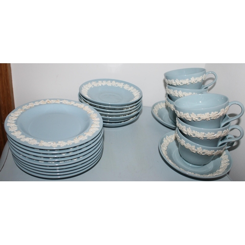 18 - Wedgewood Mixed Tea Service Items.
9 x Side Plates
9 x Saucers
6 x Cups