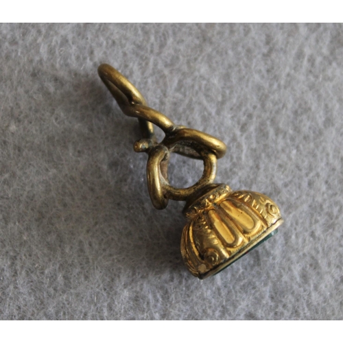 516 - Gold Coloured Fob With Single Stone