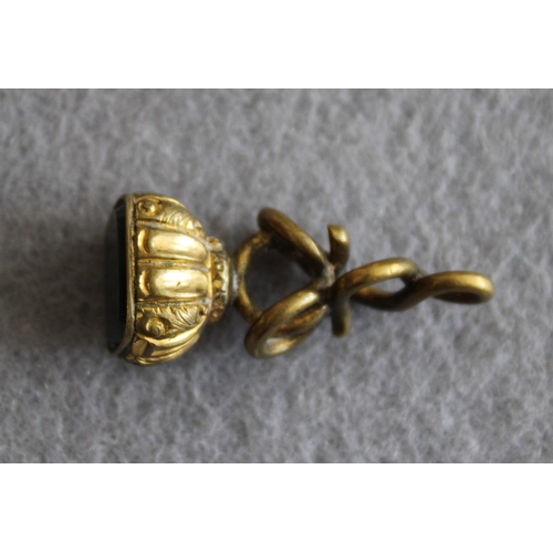 516 - Gold Coloured Fob With Single Stone