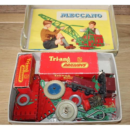 758 - Collection Of Meccano Pieces & Tri-ang Railways Items Some Boxed