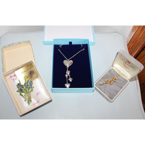 475 - Three Boxed Jewellery Items
All Proceeds Go To Charity