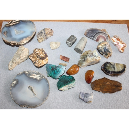 17 - Collection Of Gem Stones /Fossil/Rocks Etc