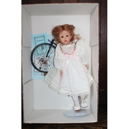 22 - Gerlinde Sondergeld Doll In Box
 Original Handgefertigte Kunstlerpuppen