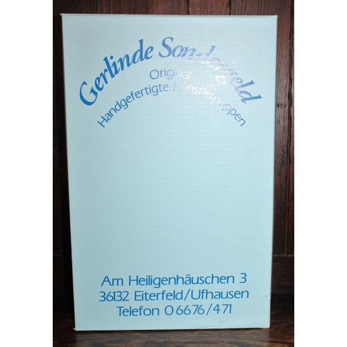 22 - Gerlinde Sondergeld Doll In Box
 Original Handgefertigte Kunstlerpuppen