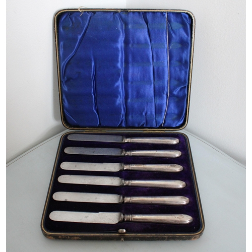 557 - Hallmarked Silver Handled Boxed Knifes