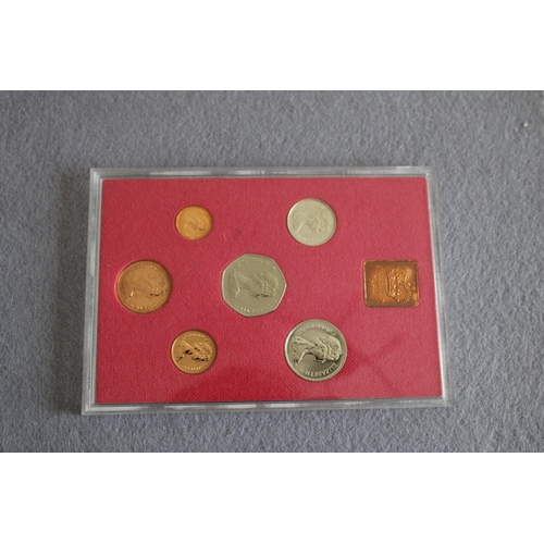 375 - The Coinage Of Great Britain & Northern Ireland 1973