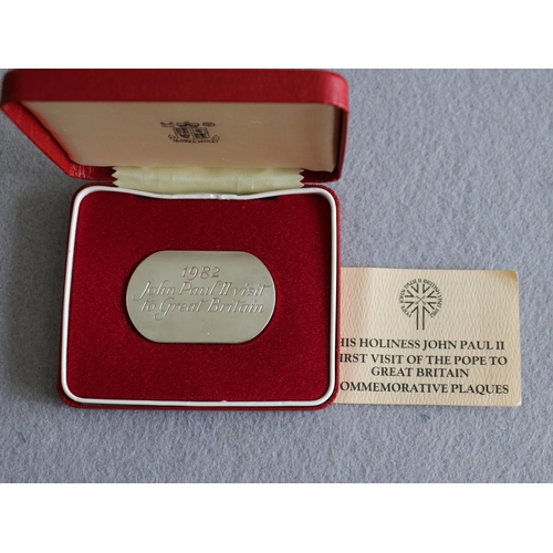 382 - The Royal Mint 1982 John Paul II Visit To Great Britain Commemorative Plaques