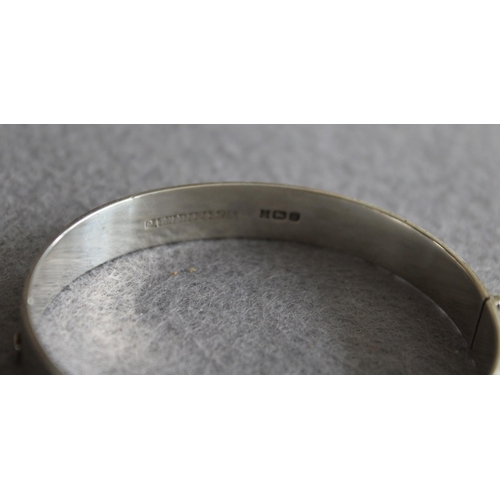 564 - Ladies Silver Hallmarked Bangle