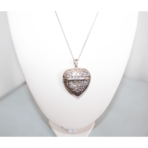 566 - Silver Hallmarked 925 Necklace With Heart Pendant
18inch Chain
All Proceeds Go To Charity