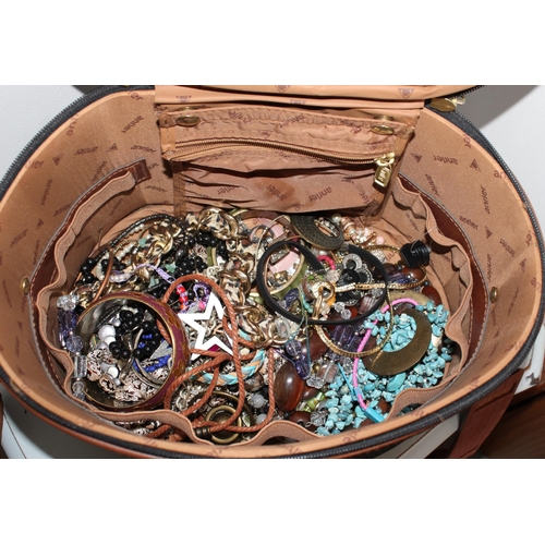 477 - Quantity Of Jewellery In Vanity Carrying Case
All Proceeds Go To Charity