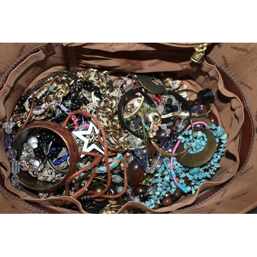 477 - Quantity Of Jewellery In Vanity Carrying Case
All Proceeds Go To Charity