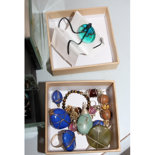 483 - Jewellery Box & Box Containing Jewellery Items
All Proceeds Go To Charity