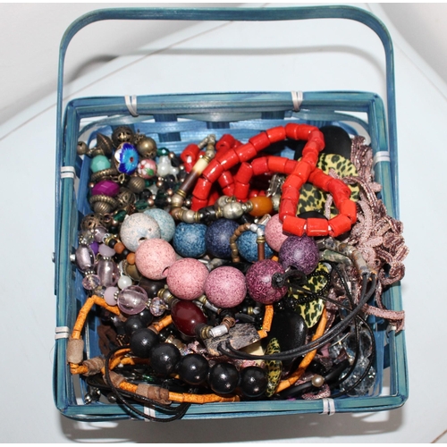 485 - Basket Of Jewellery Items
All Proceeds Go To Charity