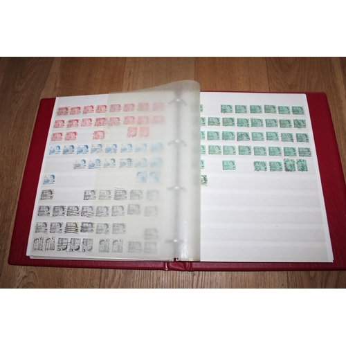 694 - Large Stamp Album Containing USA & Canadian Stamps