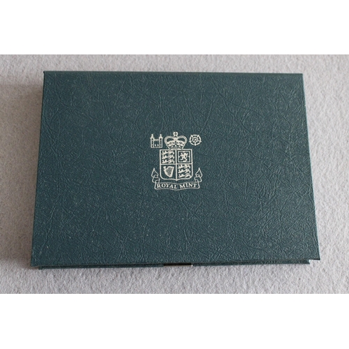 206 - 1983 Royal Mint Coin Set in Case