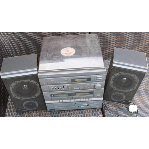 712 - Matsui Hi Fi Unit with Speakers 
Untested
Collection Only