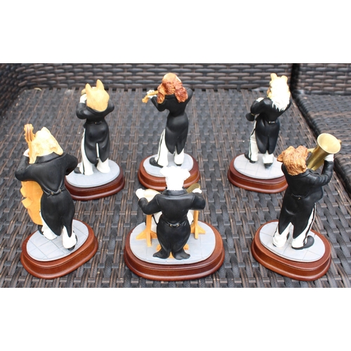 35 - Collection Of Ruffino Character Figurines
Tallest-19cm