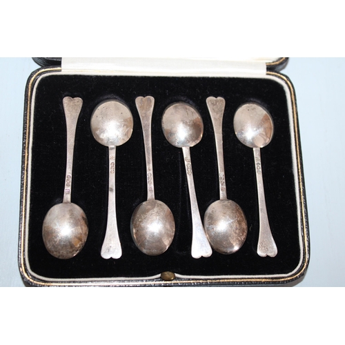 586 - Set Of Six Silver Hallmarked Spoons In Case