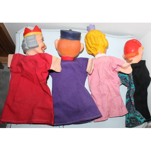 748 - Vintage Hand Puppets
All Proceeds Go To Charity