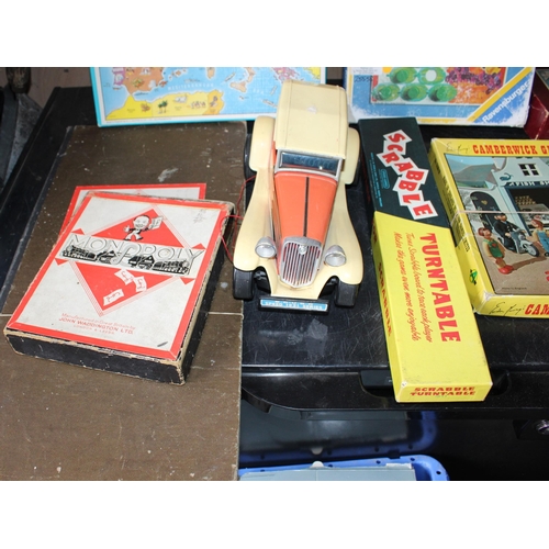 749 - Vintage Games & Toy Car (Not Checked)
All Proceeds Go To Charity