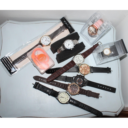 682 - Some Boxed & Unboxed Watches (Untested)
All Proceeds Go To Charity