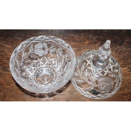 718 - Lausitzer Glas Hand Cut 24% Lead Crystal Bowl with Lid.

Made in German Democratic Republic

16cm Di... 