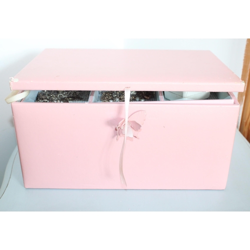 506 - Jewellery Box Containing Jewellery Items
All Proceeds Go Go To Charity