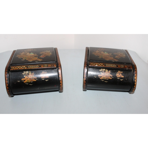 725 - Two Oriental Trinket Pots
12cm Long
5.5cm Height
All Proceeds Go To Charity