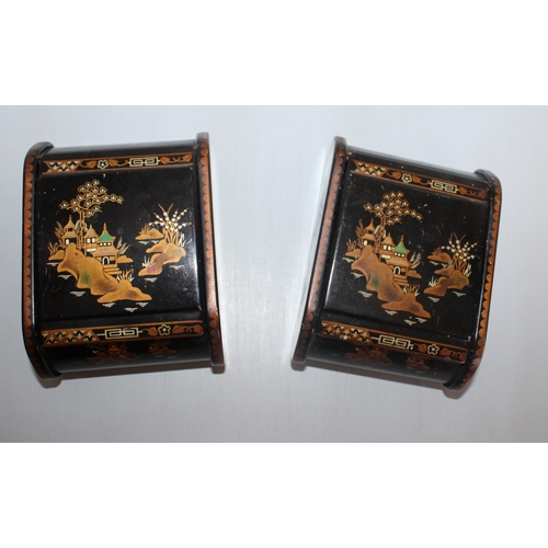 725 - Two Oriental Trinket Pots
12cm Long
5.5cm Height
All Proceeds Go To Charity