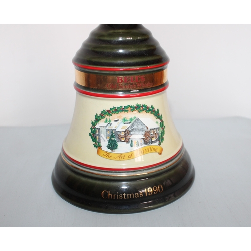 730 - Empty Bell's Old Scotch Whisky Container The Art Of Distilling Christmas 1990
Height-20cm
 All Proce... 