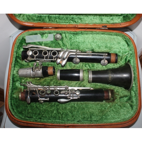 146 - Clarinet In Case Corton Quality Instruments
Untested
 All Proceeds Go To Charity