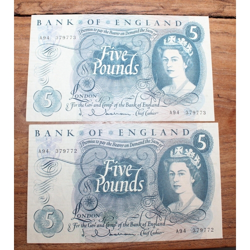 314 - Bank of England £5 Notes - Consecutive Numbers  - Cashier HOLLOM

Fine Condition