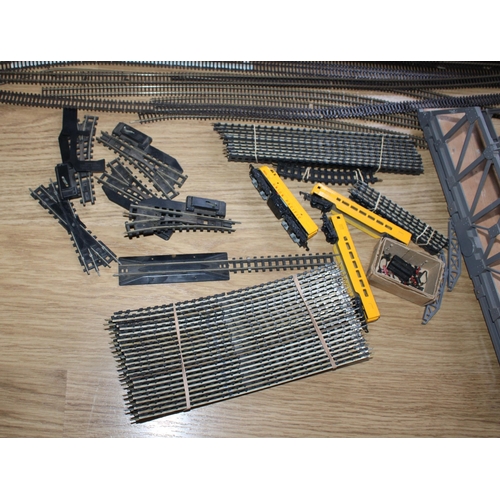 757 - Collection of Model Railway Track and Engine / Carriages

Collection only for this lot. All proceeds... 