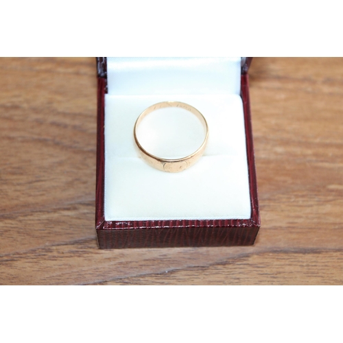 654 - Mens 9ct Gold Ring
Size-S
Weight 3.1gms
In A Box