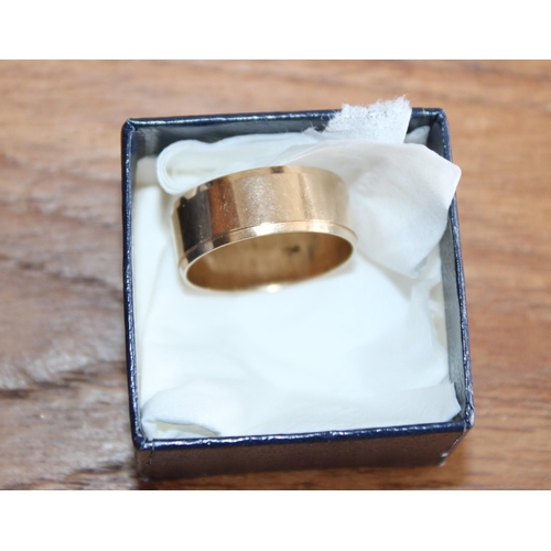 656 - 9ct Gold Wedding Band
Size-Q
Weight 4.1 gms
In A Box