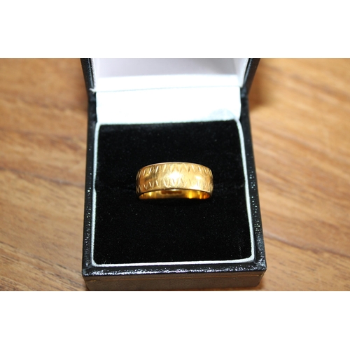 659 - 22ct Gold Wedding Band
Size-O
Weight 5.9gms
In A Box