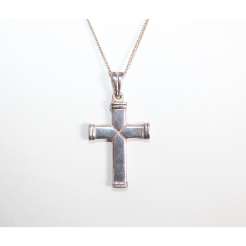 635 - 925 Silver Chain & Cross
16in Chain