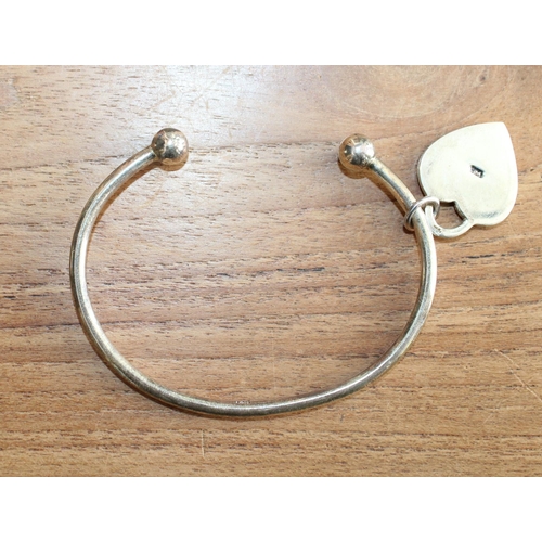 639 - 925 Silver Bangle & Heart
Adult Size