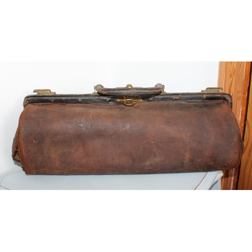 72 - Vintage Leather Doctors Carry Case - 45cm Approx