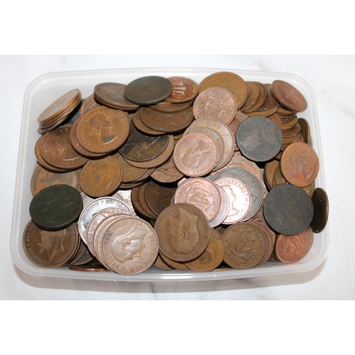 267 - Quantity Of Pennies & Half & Half Pennies Mixed Dates
