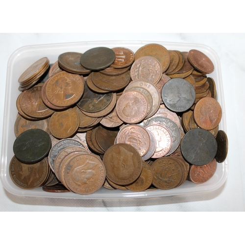 267 - Quantity Of Pennies & Half & Half Pennies Mixed Dates