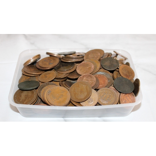 267 - Quantity Of Pennies & Half & Half Pennies Mixed Dates